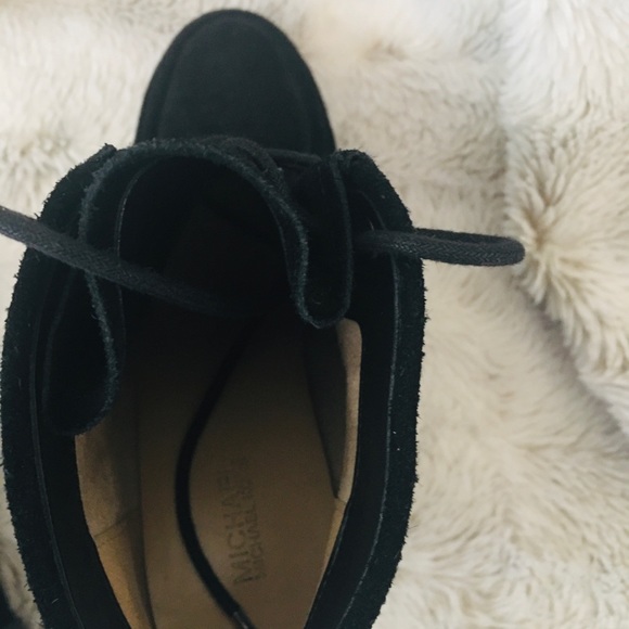 Women’s size 7 Michael Kors wedge bootie - Picture 3 of 6